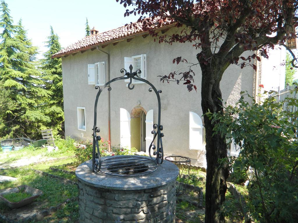 Casa Badinot Guest House Diano d'Alba Ruang foto